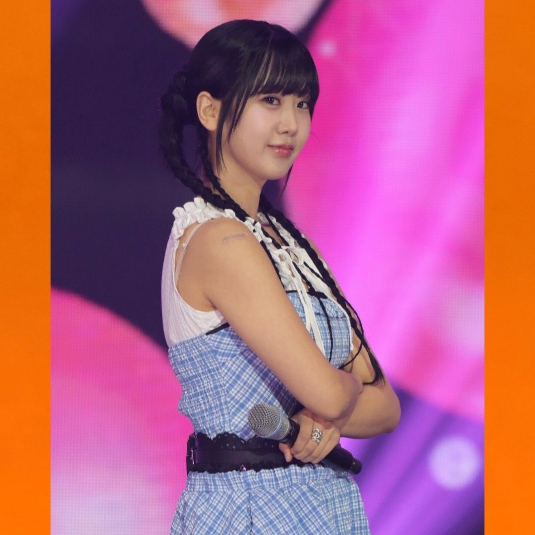 A moment captured by a fan of Kang Hyeyeon