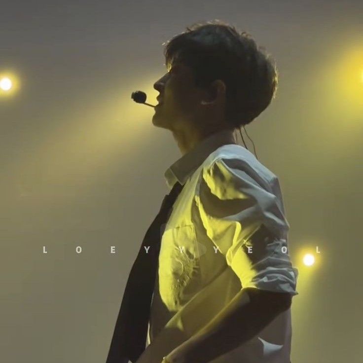 A moment captured by a fan of Chanyeol