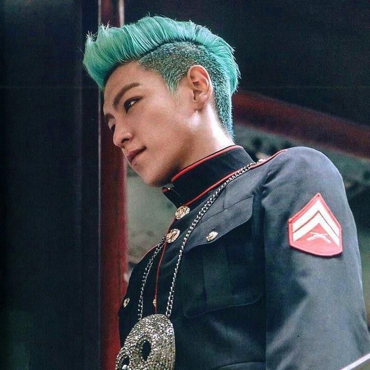 A moment captured by a fan of T.O.P