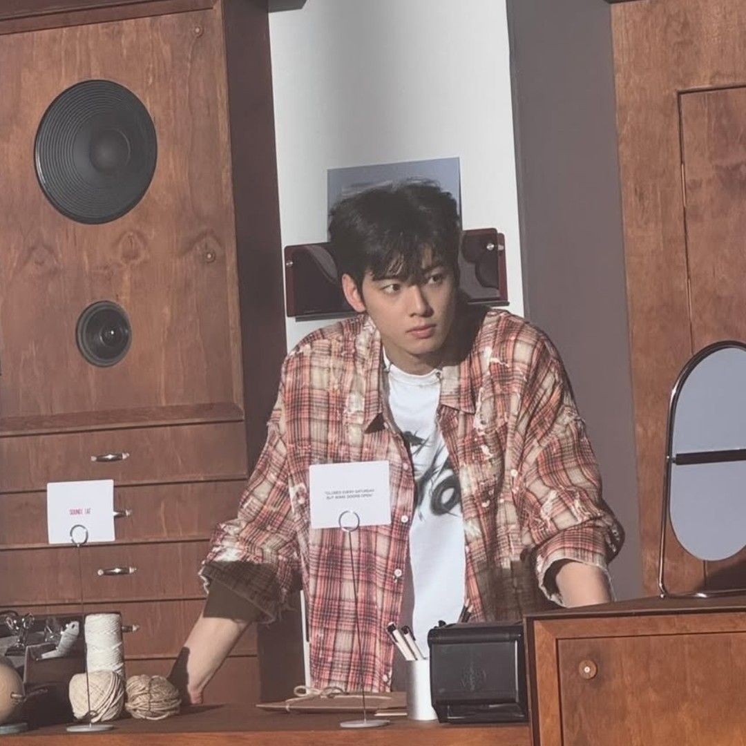 Foto kegiatan terbaru dari Cha Eunwoo