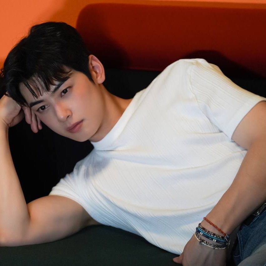 Latest photo of Cha Eunwoo