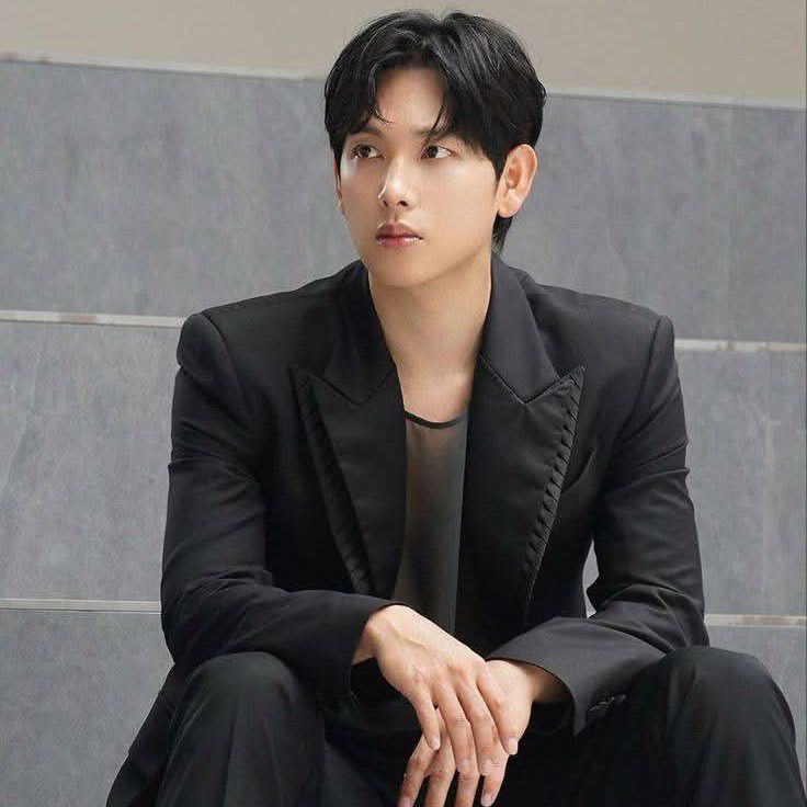 A moment captured by a fan of Yim Siwan