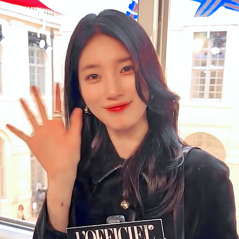 Recent activity shot of Bae Suzy