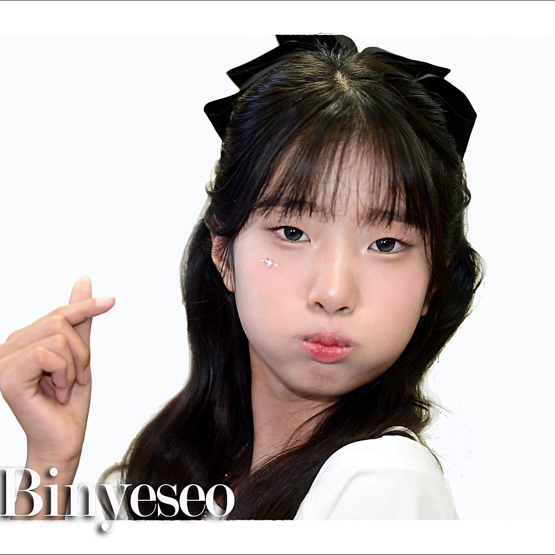 Behind-the-scenes cut of Bin Yeseo