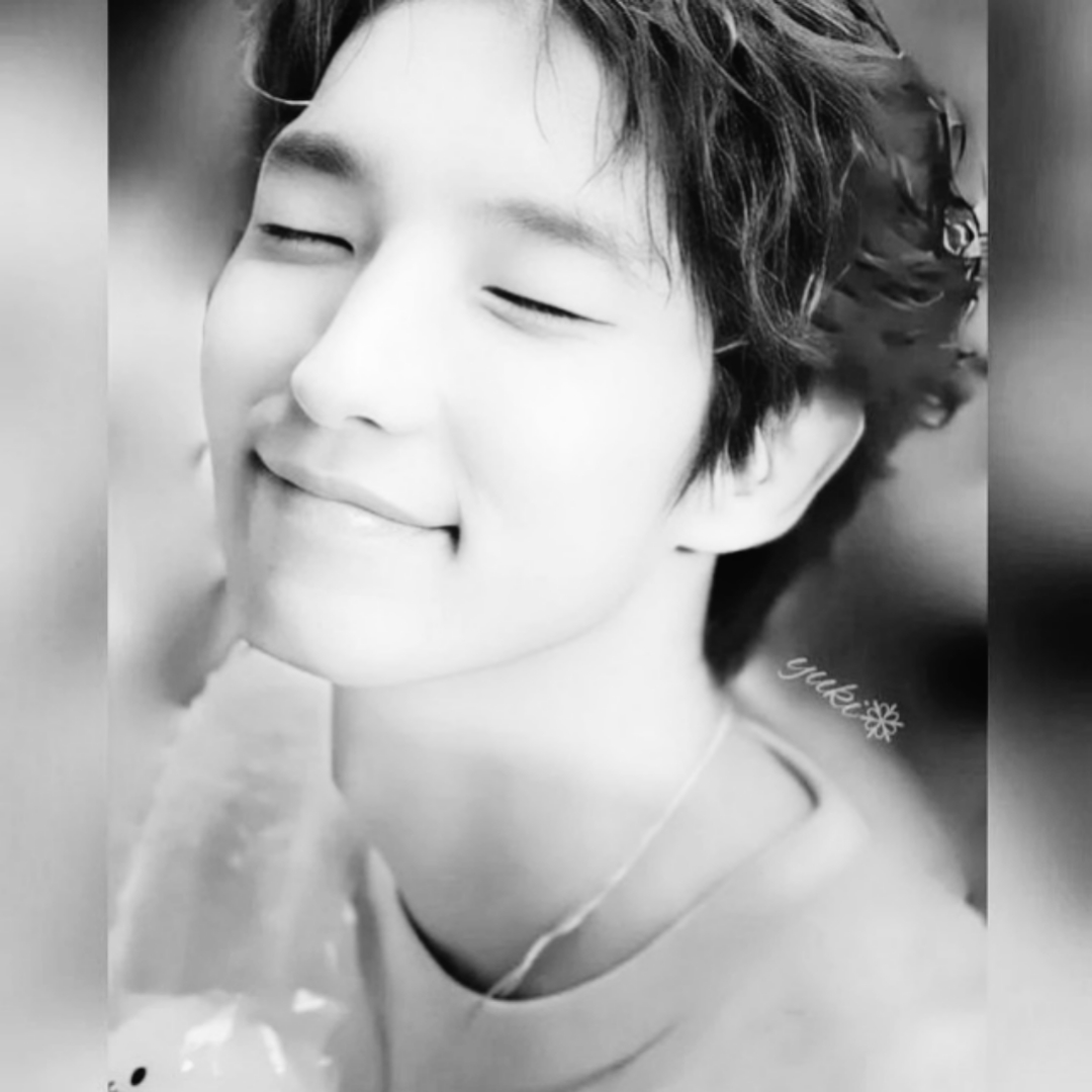 Behind-the-scenes cut of Lee Joongi