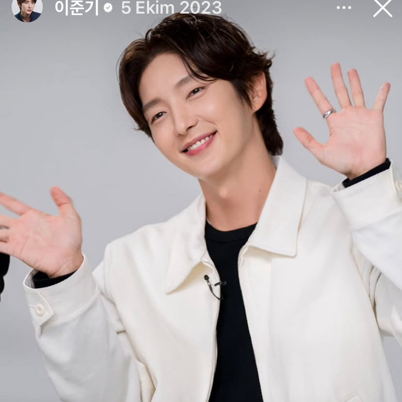 A moment captured by a fan of Lee Joongi
