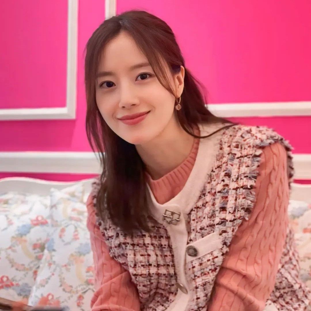 Recent activity shot of Moon Chaewon