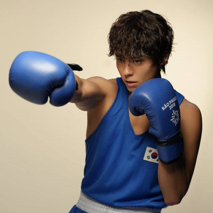 Recent activity shot of Park Bogum