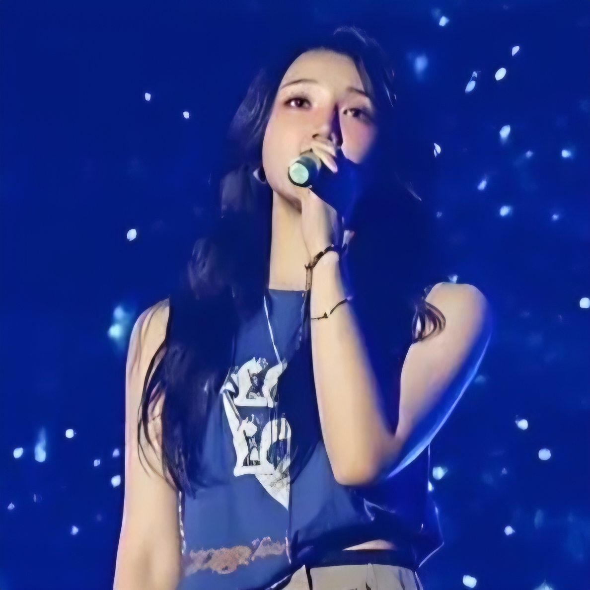 Behind-the-scenes cut of Jung Eunji