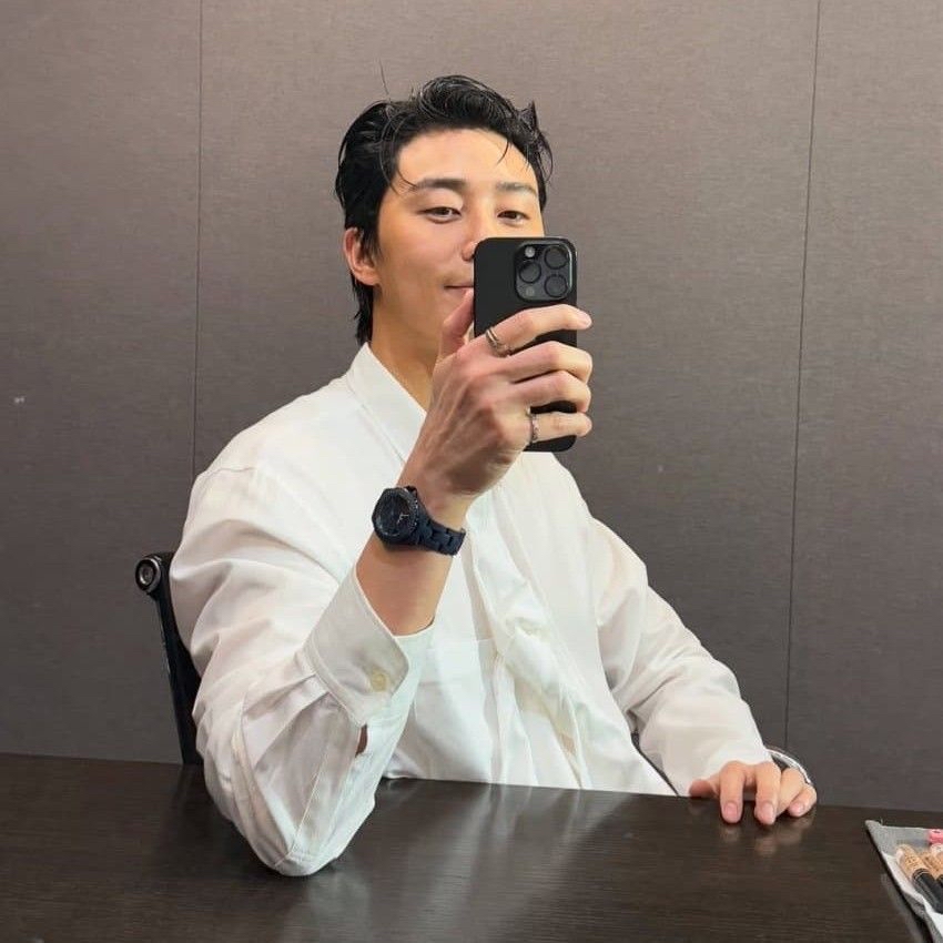 Behind-the-scenes cut of Park Seojoon