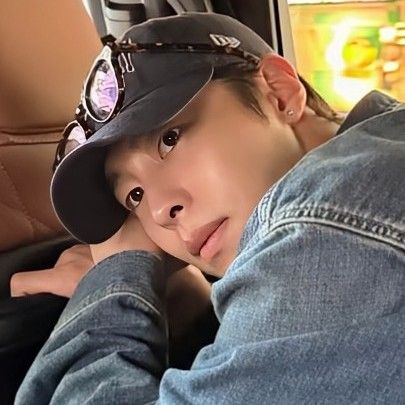 Behind-the-scenes cut of Lee Jaewook