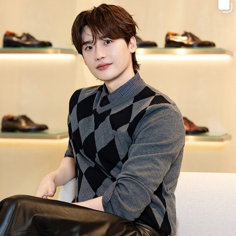 Behind-the-scenes cut of Lee Jongsuk