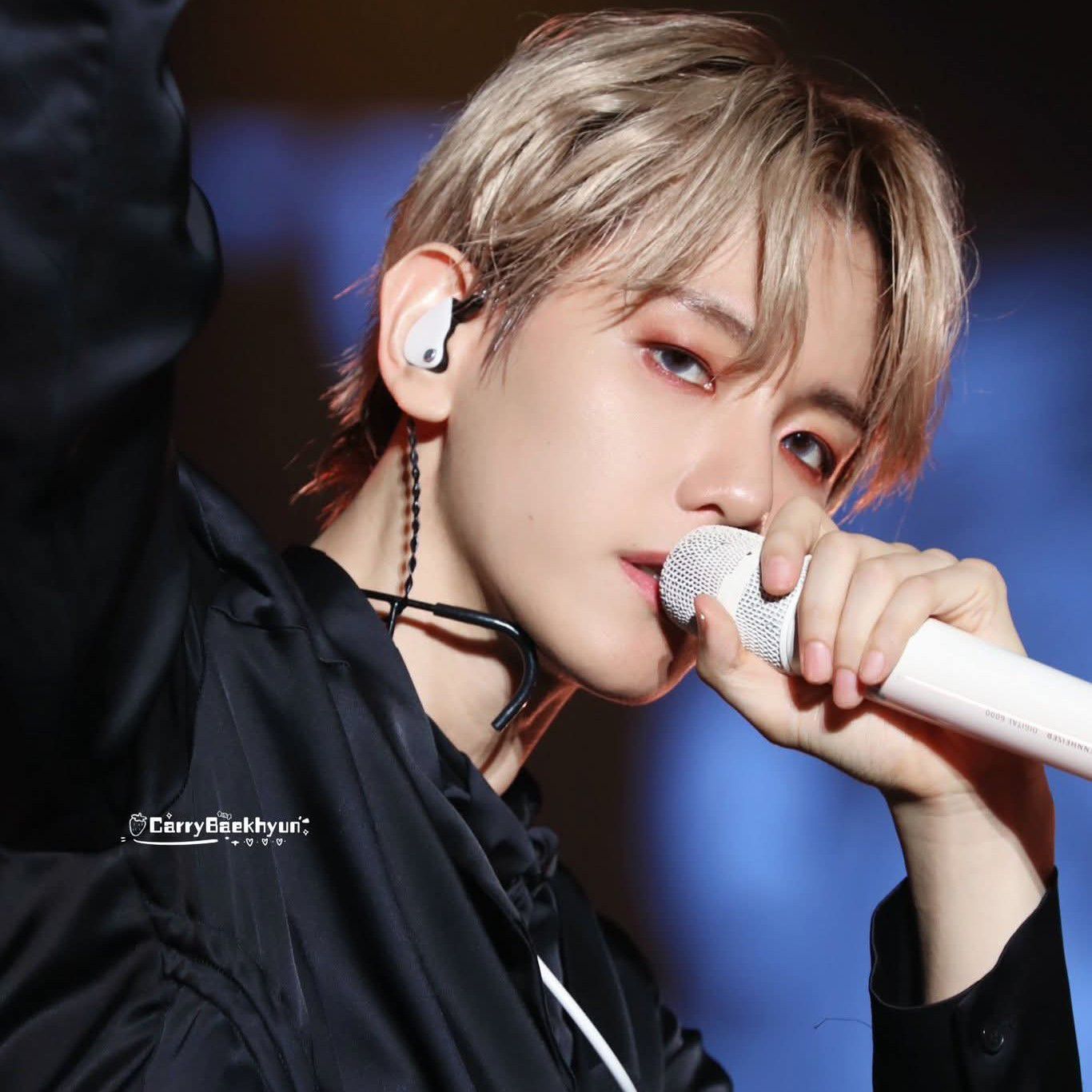 Recent activity shot of Baekhyun