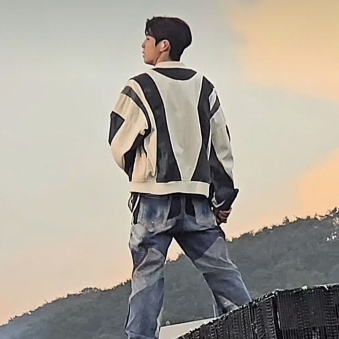 Behind-the-scenes cut of Jeong Dongwon