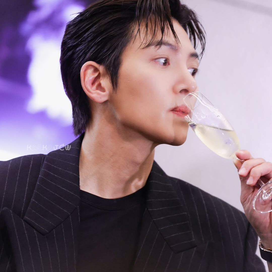 Behind-the-scenes cut of Ji Changwook