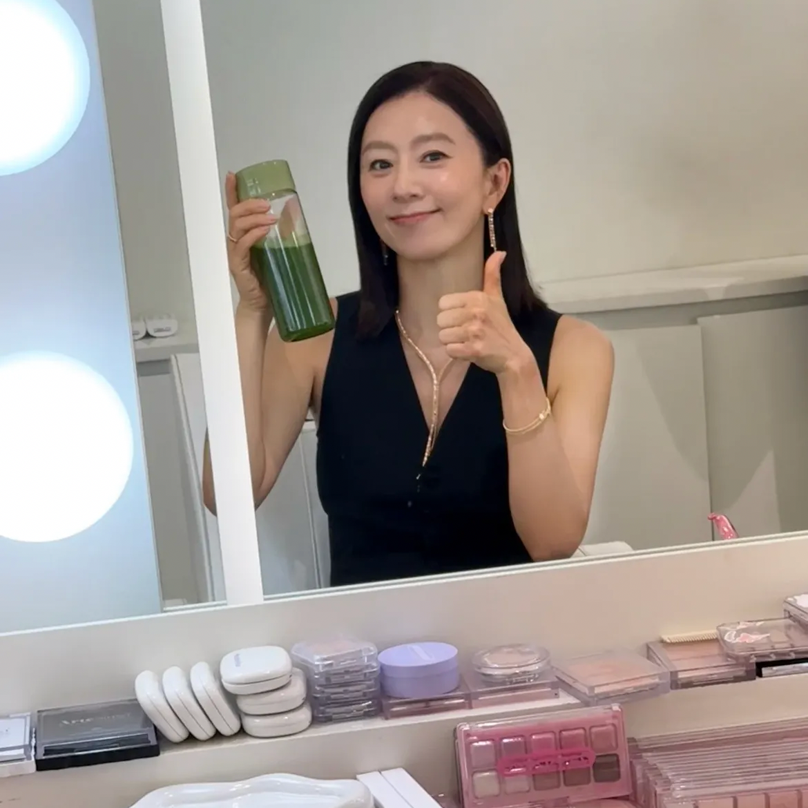 Behind-the-scenes cut of Kim Heeae
