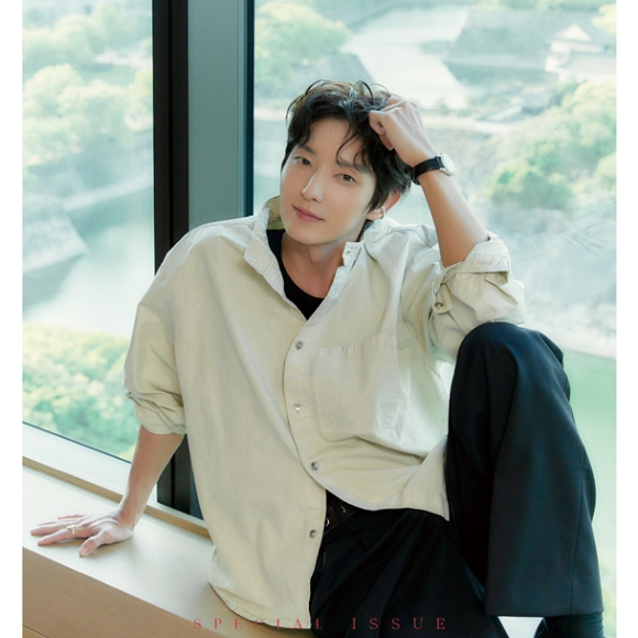 Behind-the-scenes cut of Lee Joongi