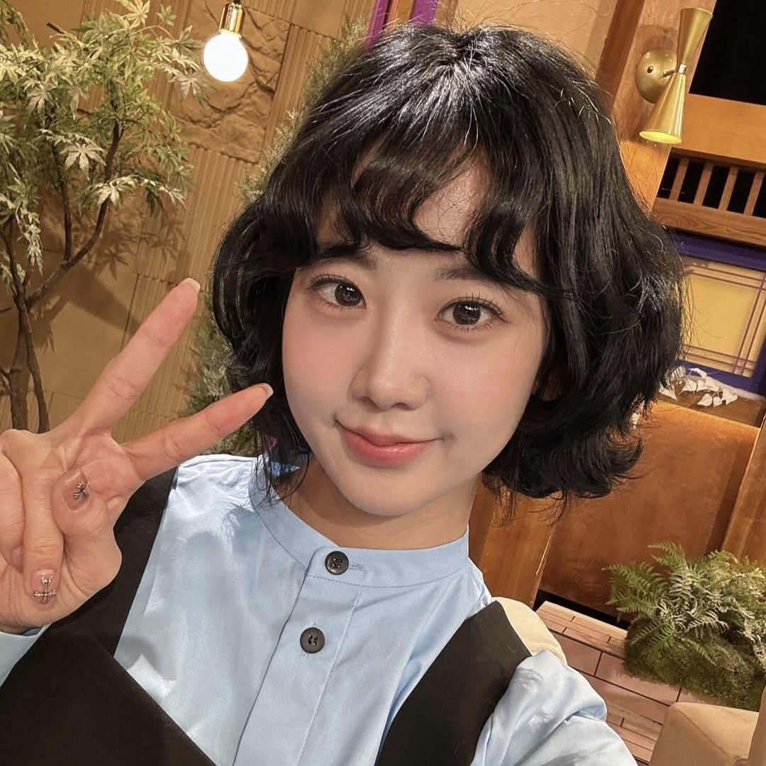Latest photo of Kang Hyeyeon