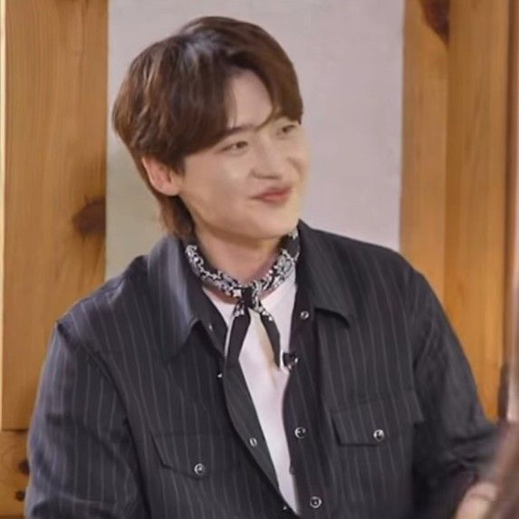 Recent activity shot of Lee Jongsuk