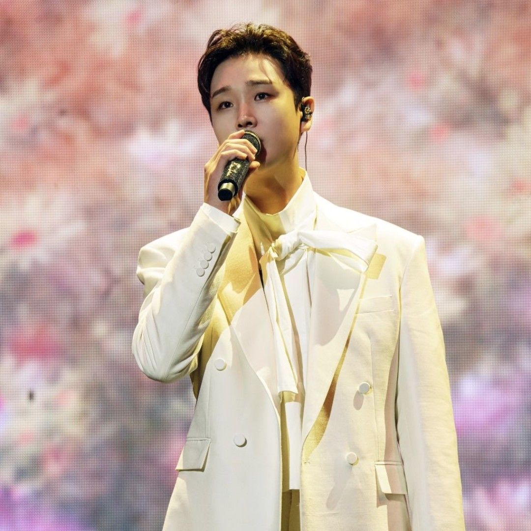 Song Minjun的最新照片