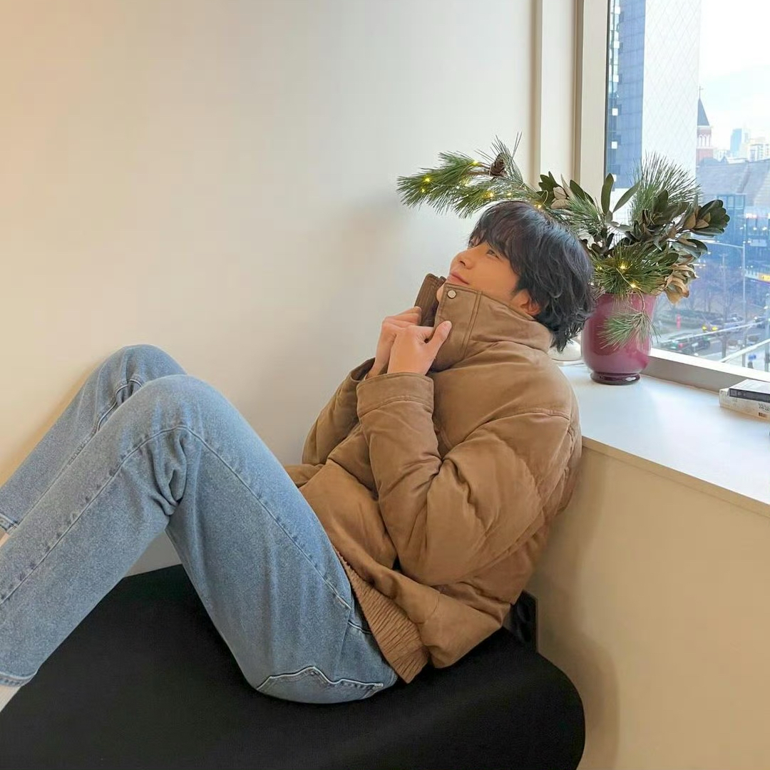 A moment captured by a fan of Rowoon