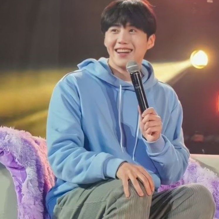 Latest photo of Kim Seonho