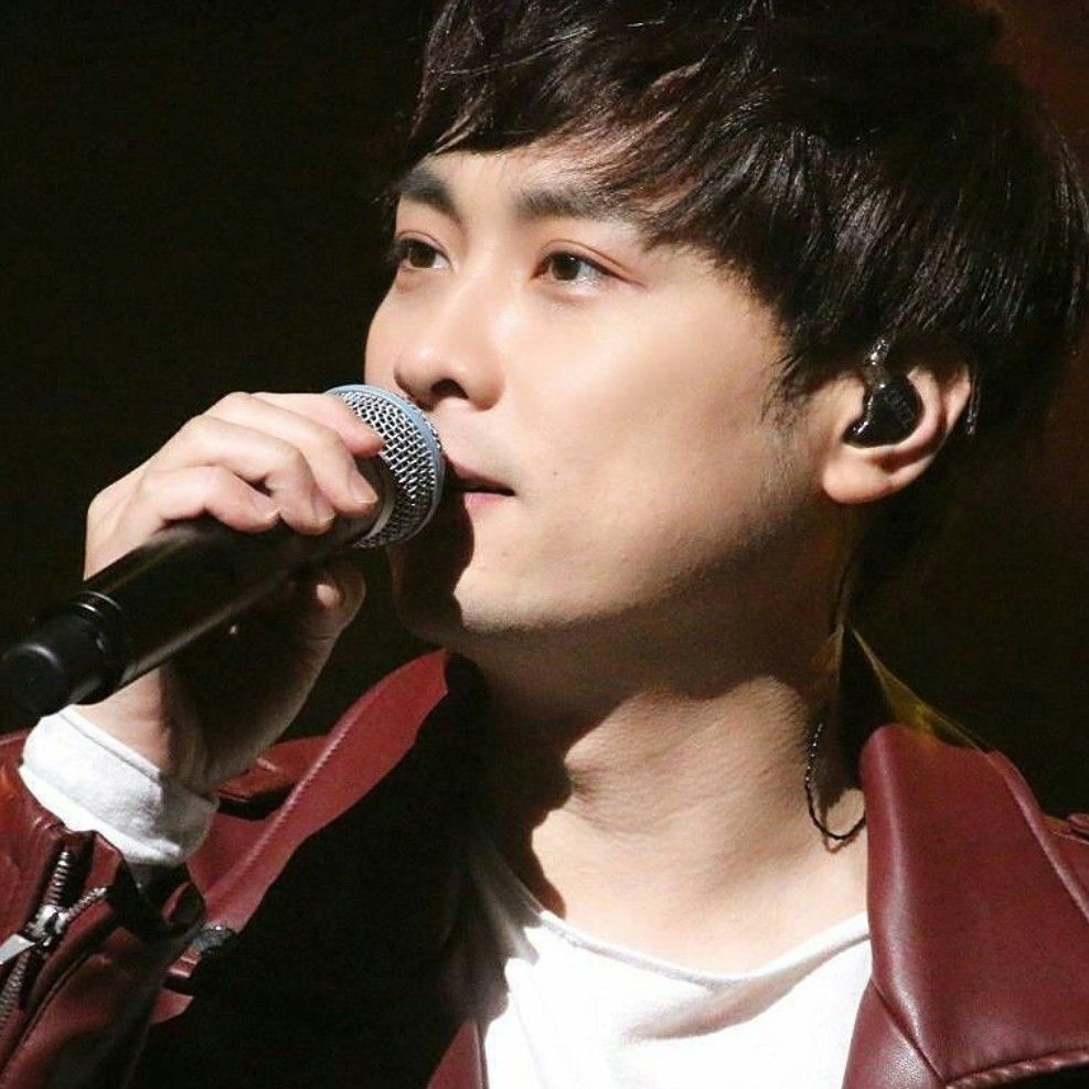 Recent activity shot of Min Kyunghoon