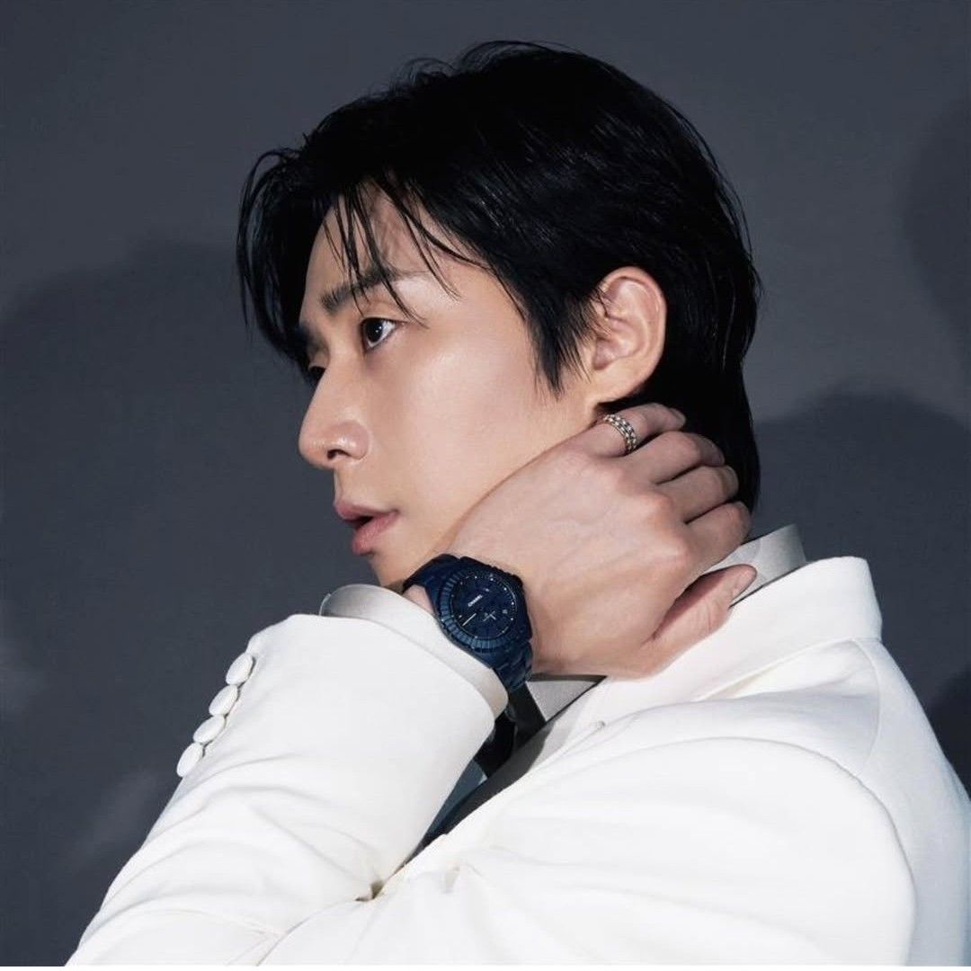 Recent activity shot of Park Seojoon