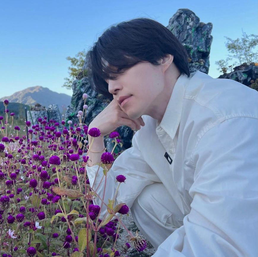 Behind-the-scenes cut of Lee Dongwook