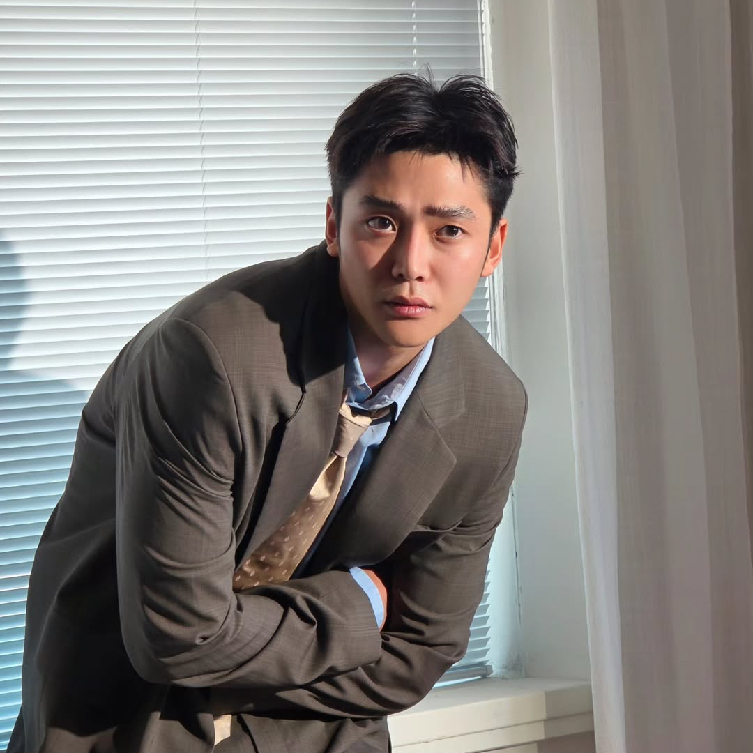 로운의 최신 사진