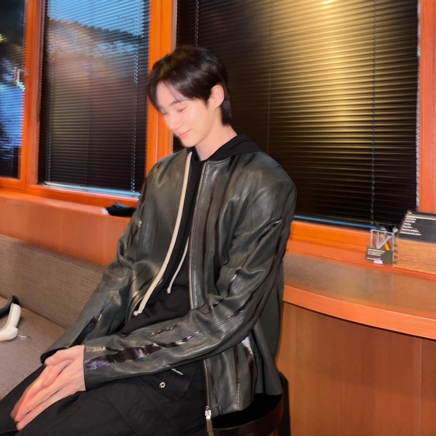 边佑锡的最新照片