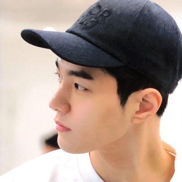 Popular profile image of Kim Myungsoo (L) selected by vote