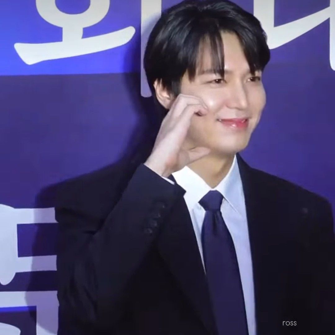 粉絲拍下的李敏鎬瞬間