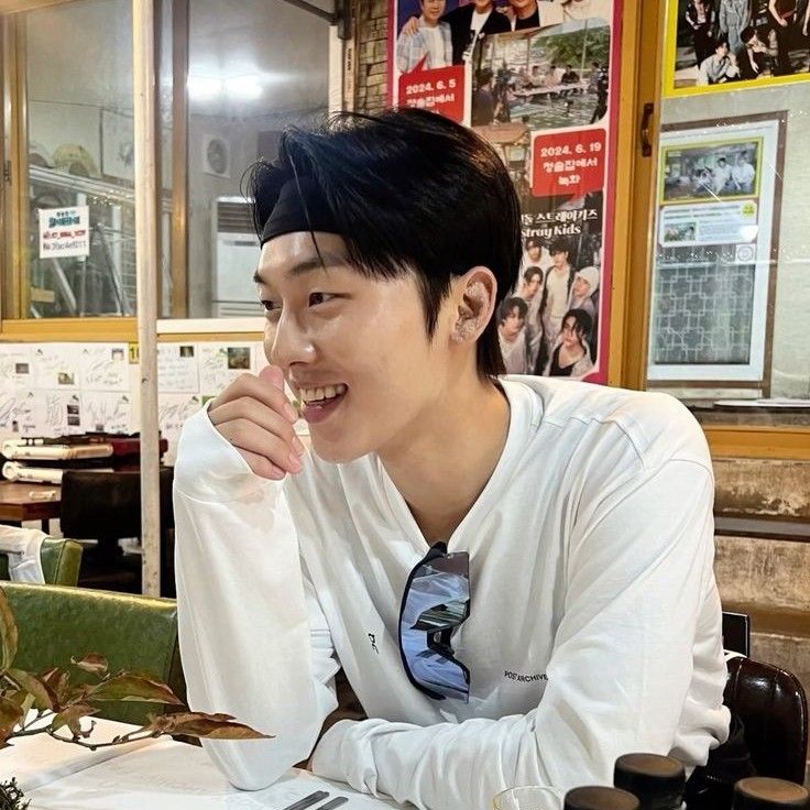 A moment captured by a fan of Choi Hyunwook