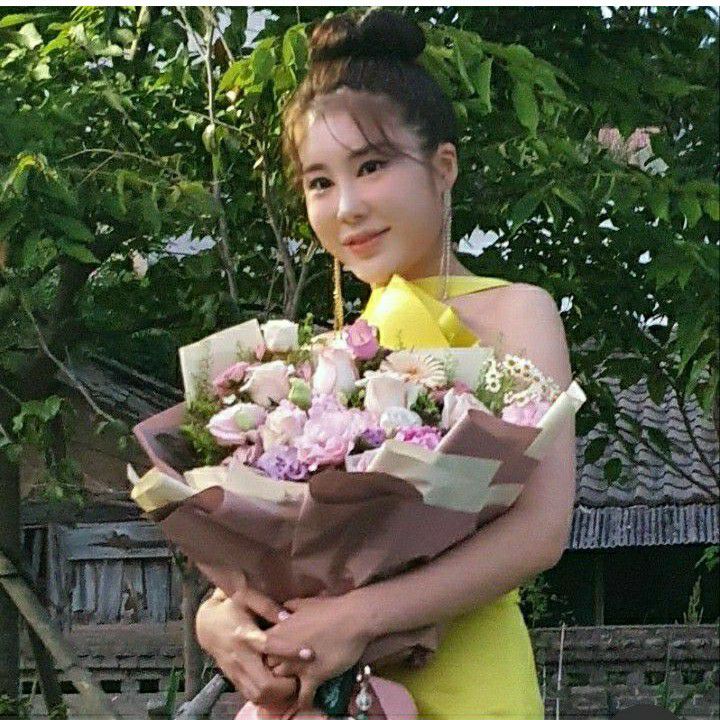 Recent activity shot of Kim Soyou