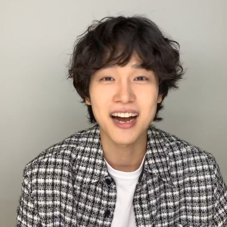 Latest photo of Kang Youseok