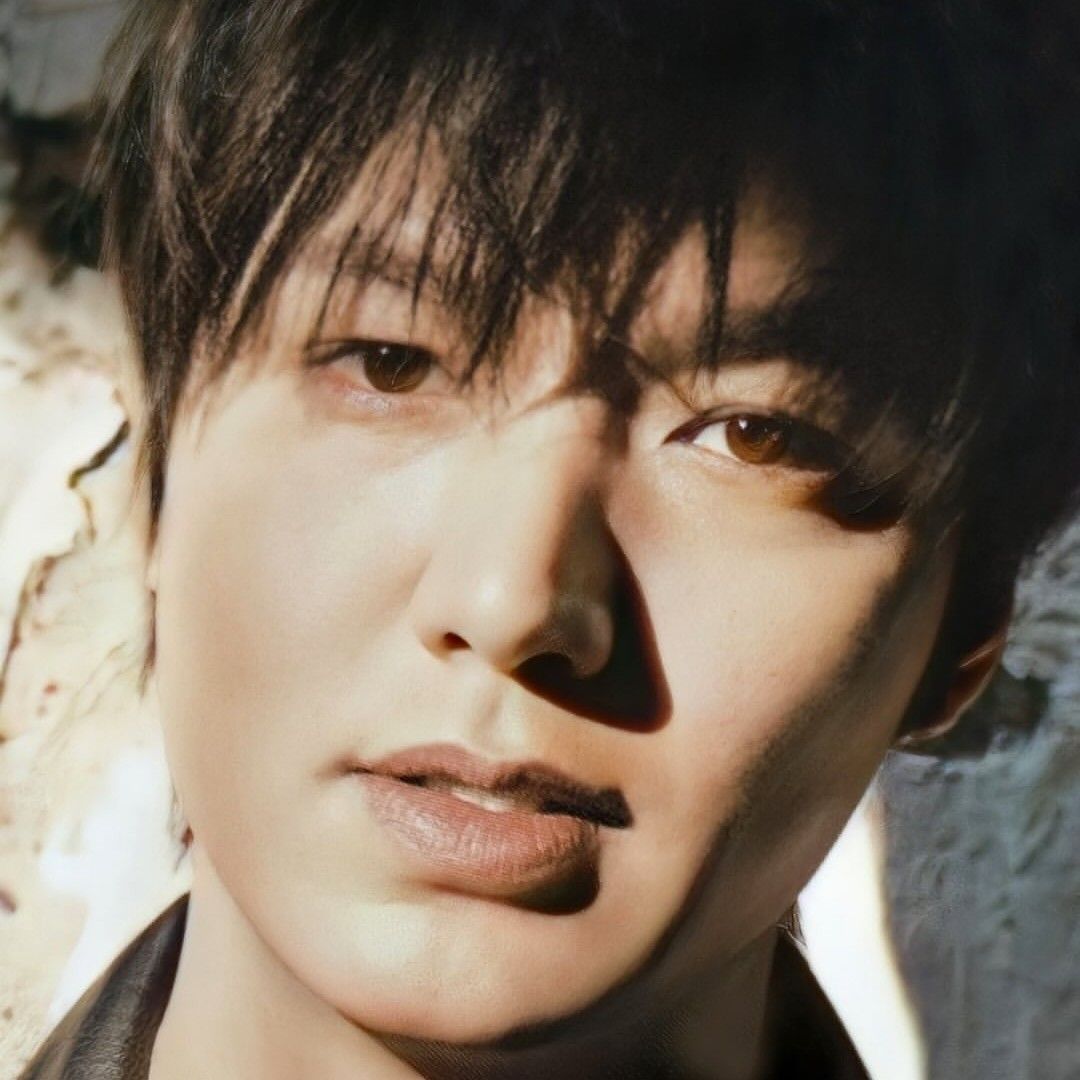 イ・ミンホの最近の活動ショット