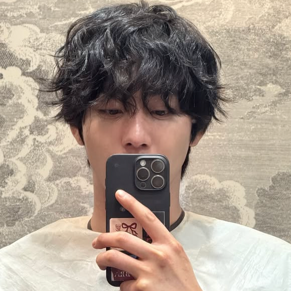 A moment captured by a fan of Ahn Hyoseop