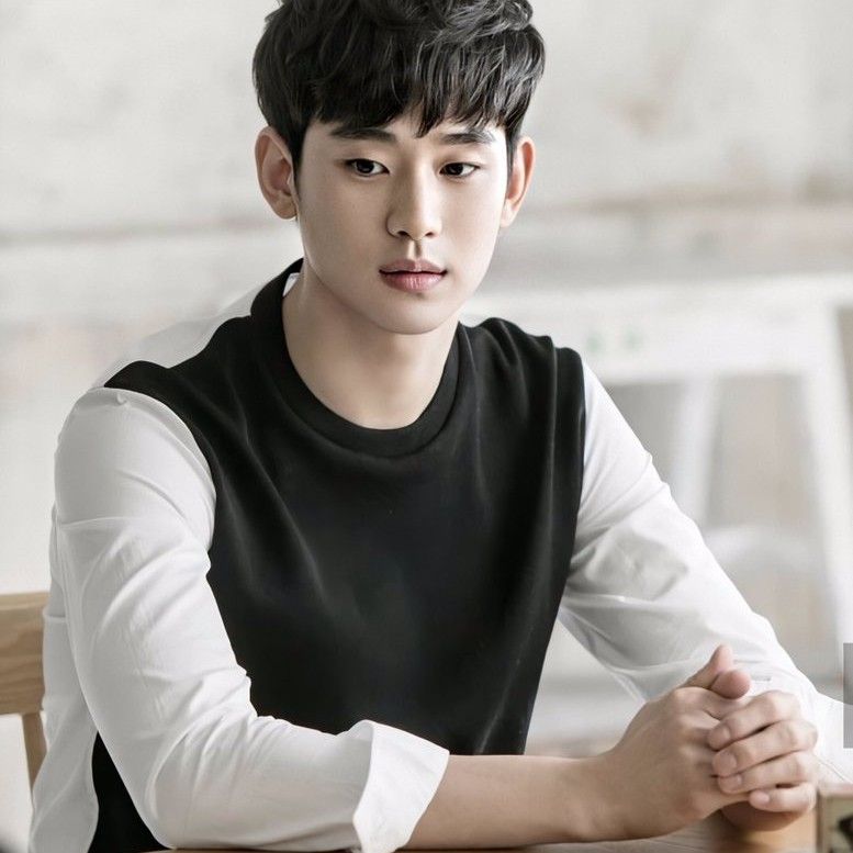 Recent activity shot of Kim Soohyun