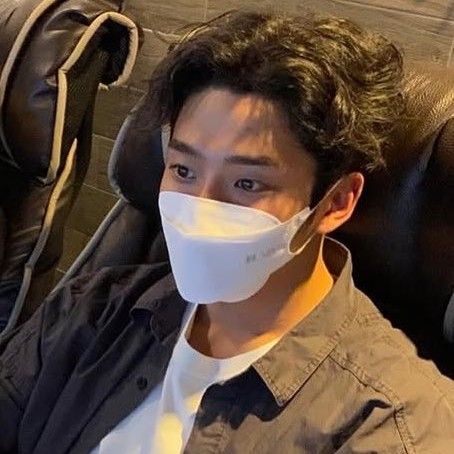 A moment captured by a fan of Rowoon
