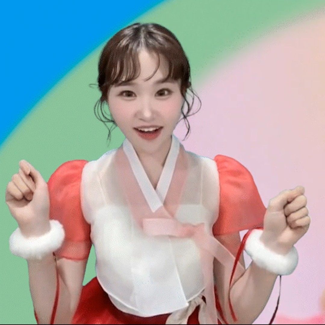 Foto kegiatan terbaru dari Kim Dahyun