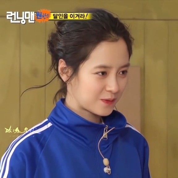 A moment captured by a fan of Song Jihyo