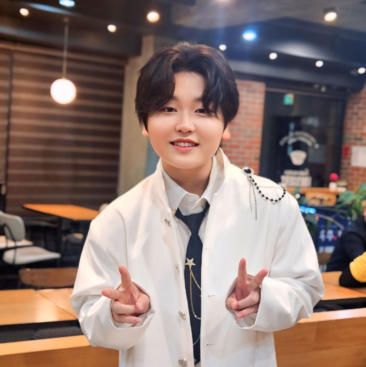Behind-the-scenes cut of Park Sungon