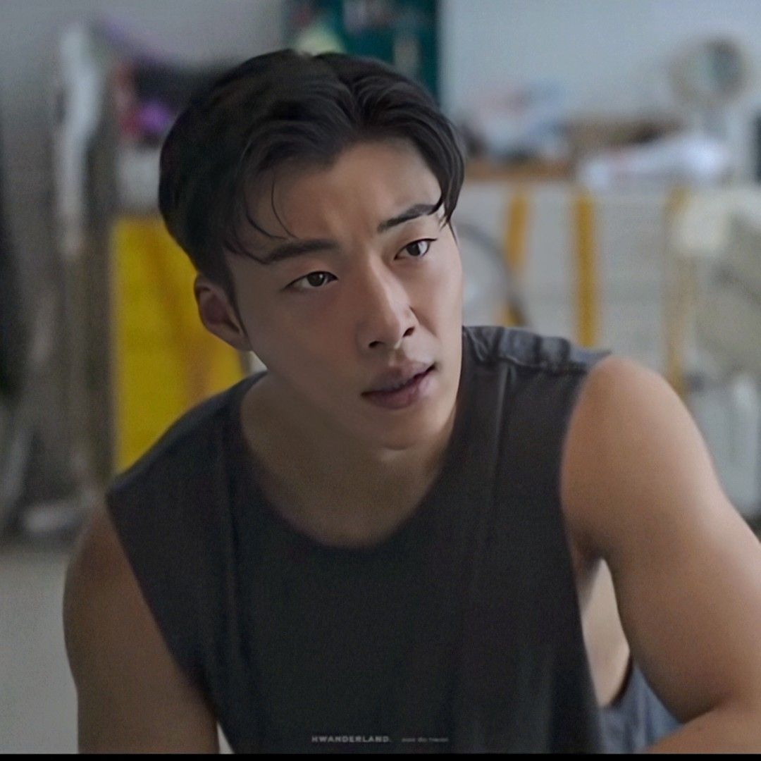 A moment captured by a fan of Woo Dohwan