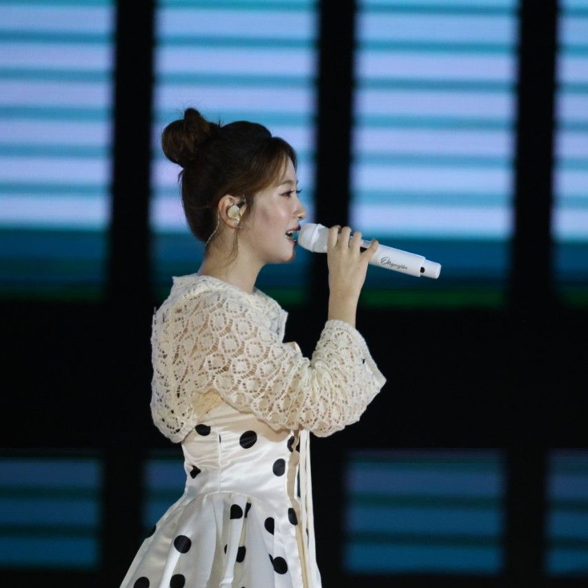 A moment captured by a fan of Oh Yujin
