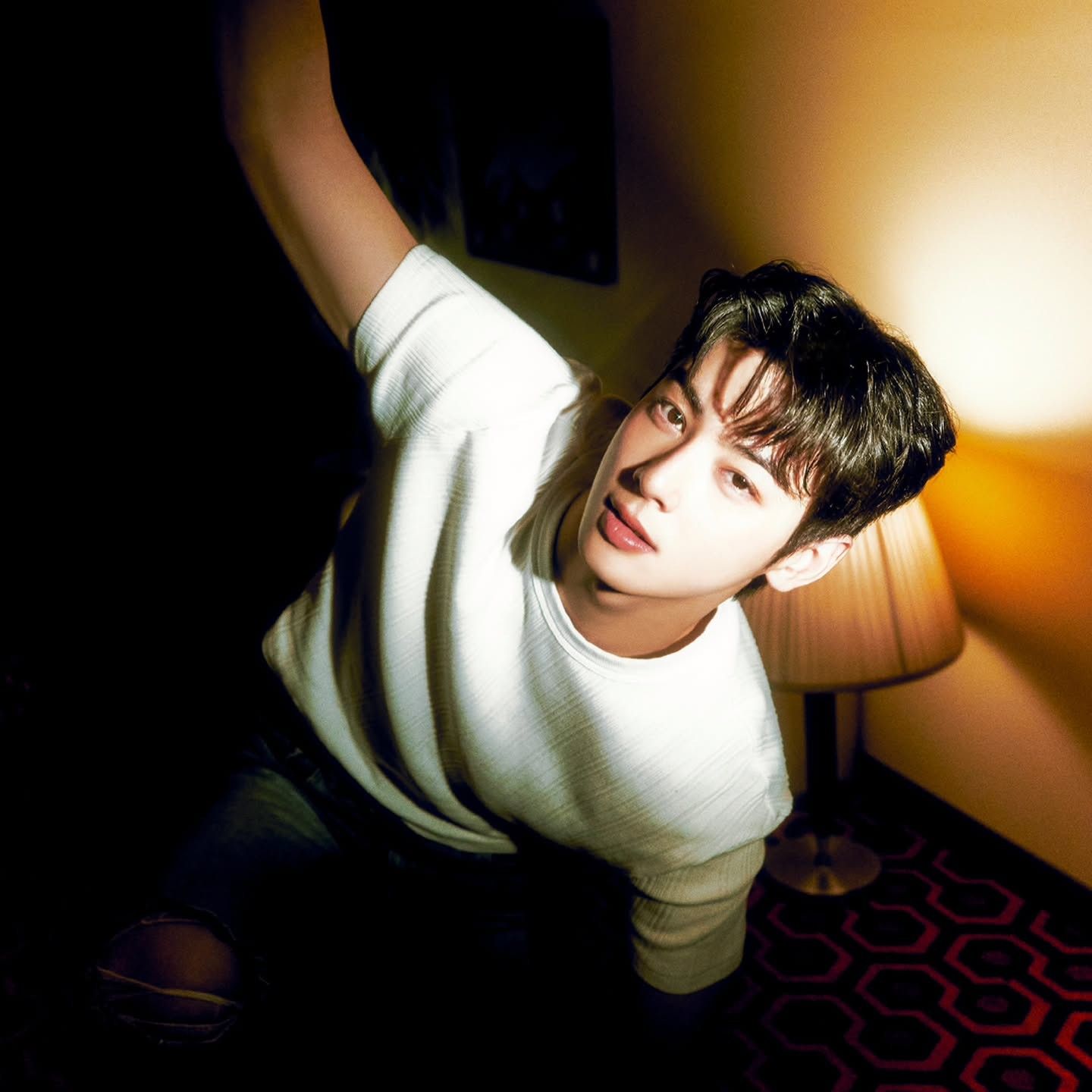 Latest photo of Cha Eunwoo