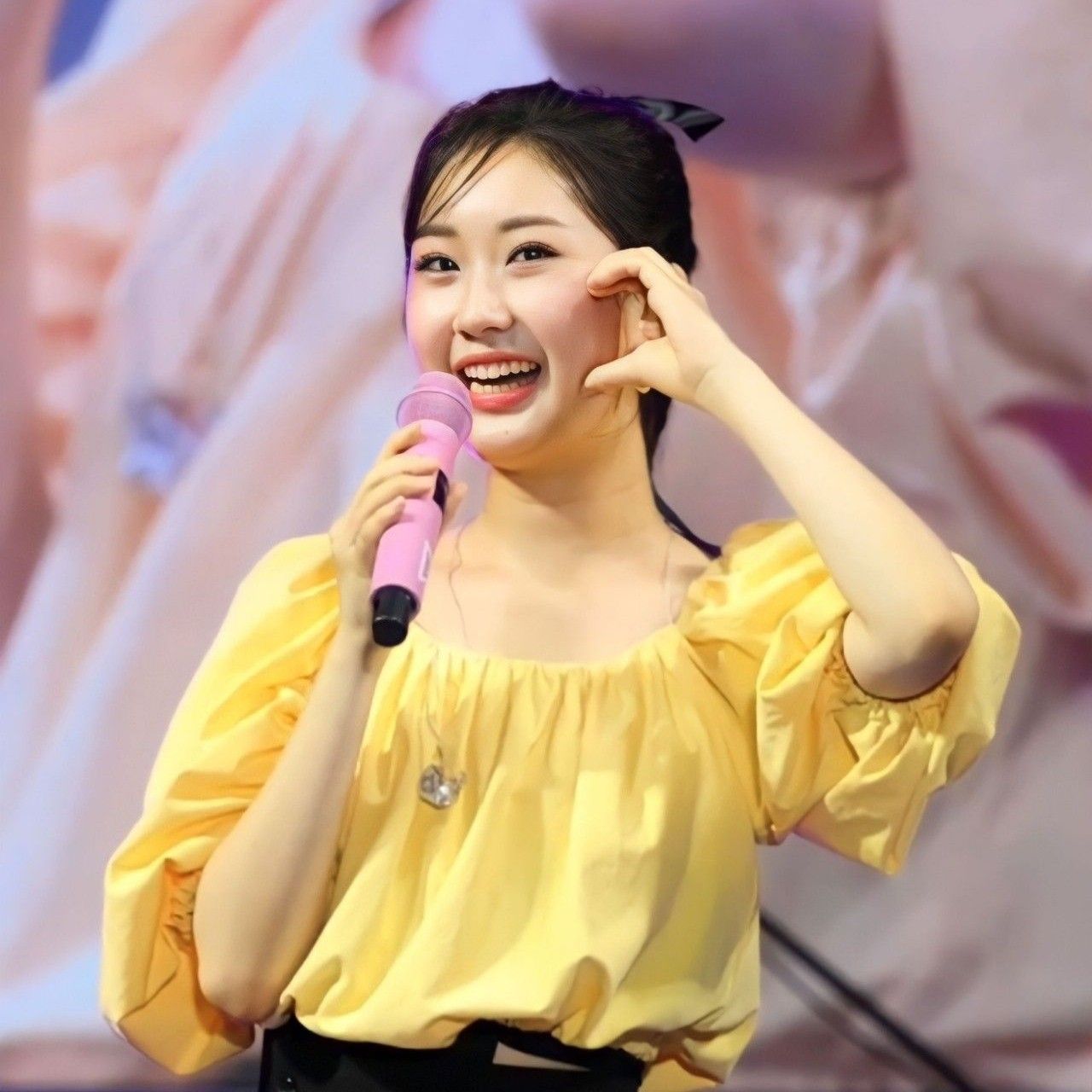 Momen yang diabadikan oleh penggemar Jeon Yujin