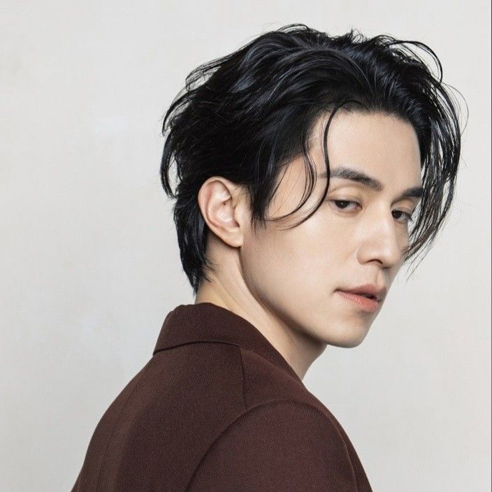 Behind-the-scenes cut of Lee Dongwook