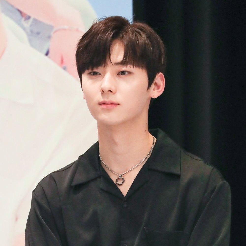 Recent activity shot of Hwang Minhyun