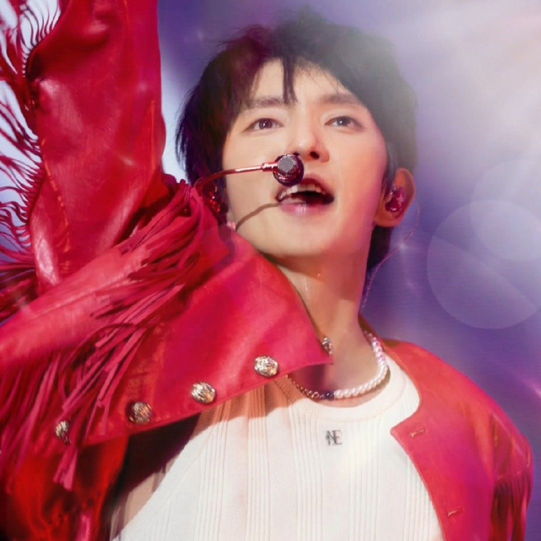 A moment captured by a fan of Lee Joongi